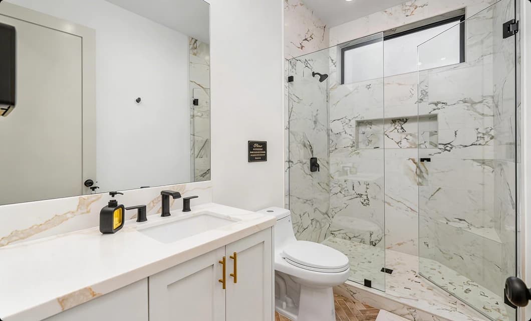 Renu Healthcare shower
